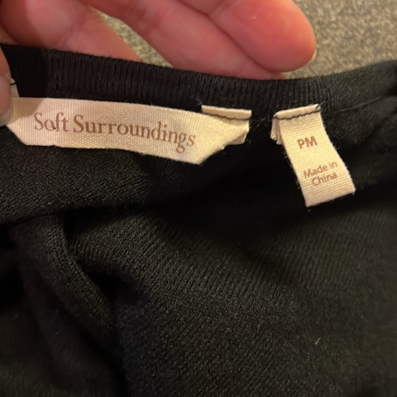 Soft surroundings sweater with pearl detailing on sleeves womens size PM - Picture 6 of 6